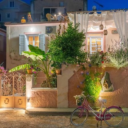 Flowers In The City - Elegant Home In Argostoli Экстерьер фото