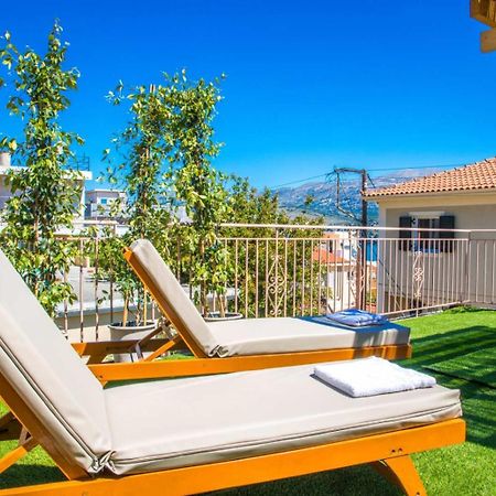 Flowers In The City - Elegant Home In Argostoli Экстерьер фото