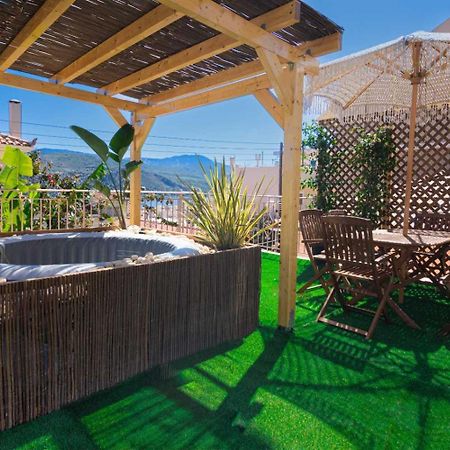 Flowers In The City - Elegant Home In Argostoli Экстерьер фото