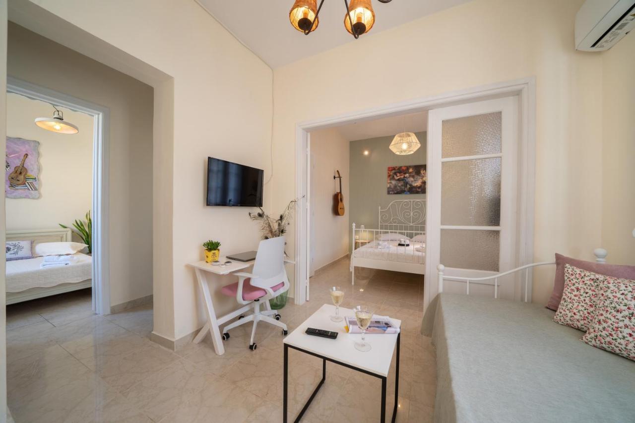Flowers In The City - Elegant Home In Argostoli Экстерьер фото