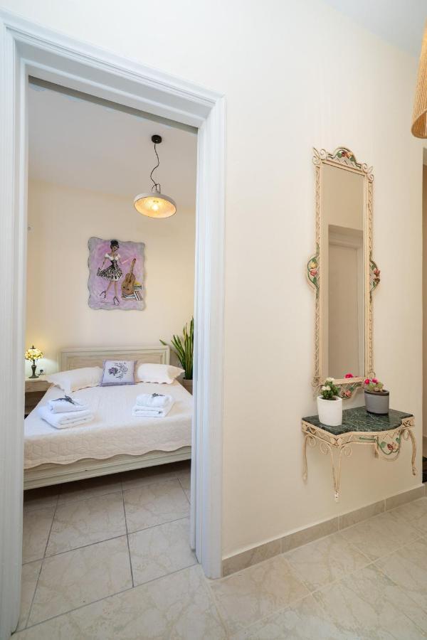 Flowers In The City - Elegant Home In Argostoli Экстерьер фото